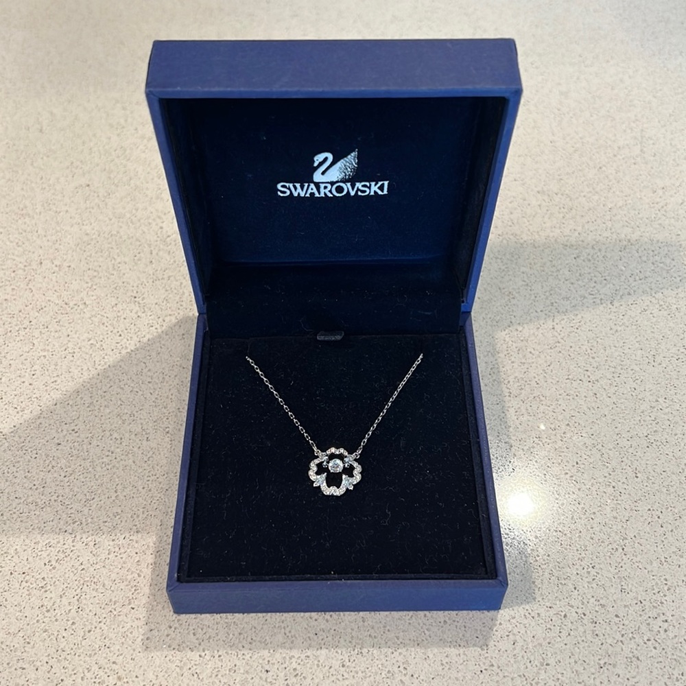 ✨SWAROVSKI✨ Sparkling Dance Necklace - Silver
